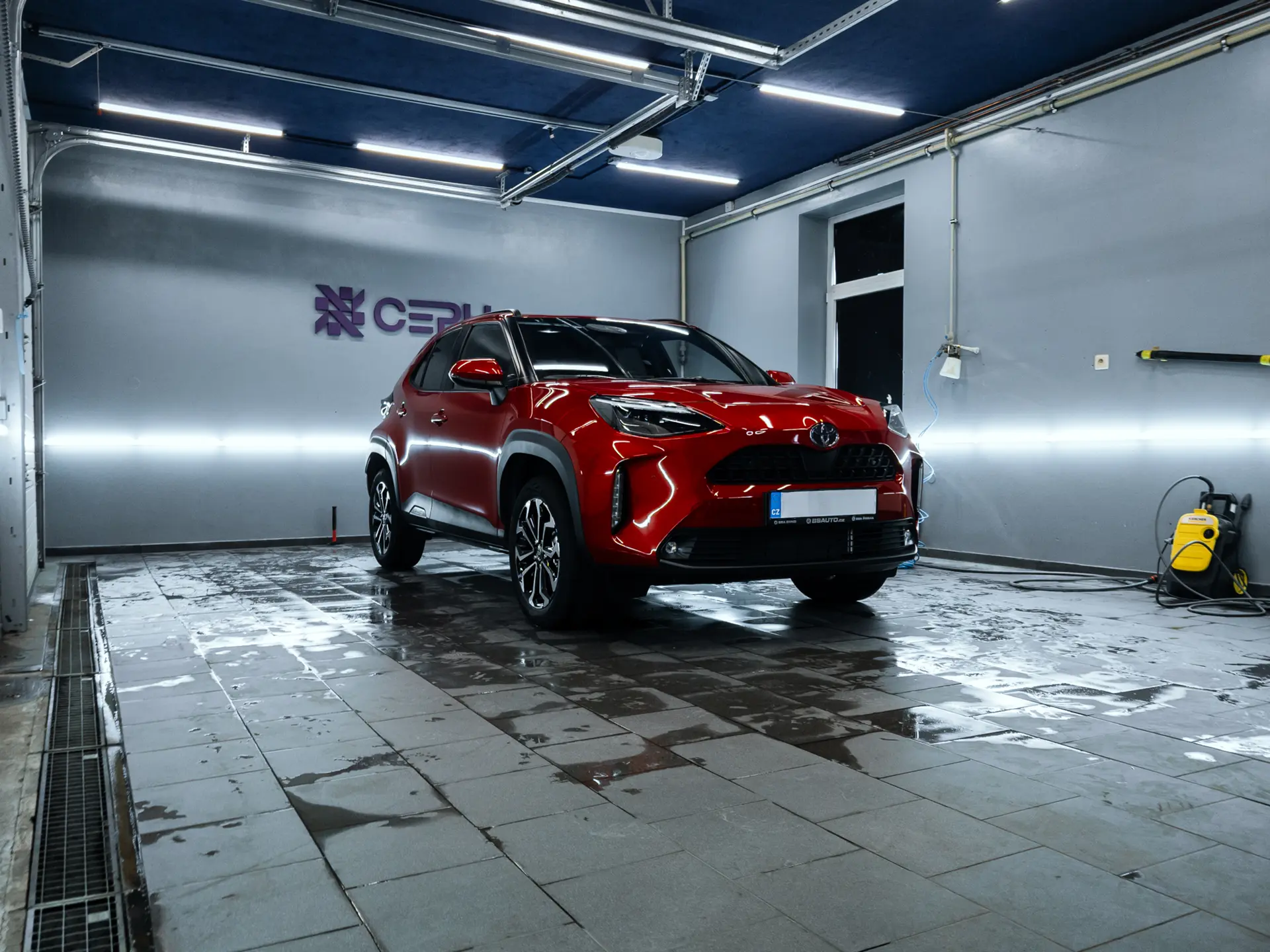 Dekontaminace a příprava laku nového auta