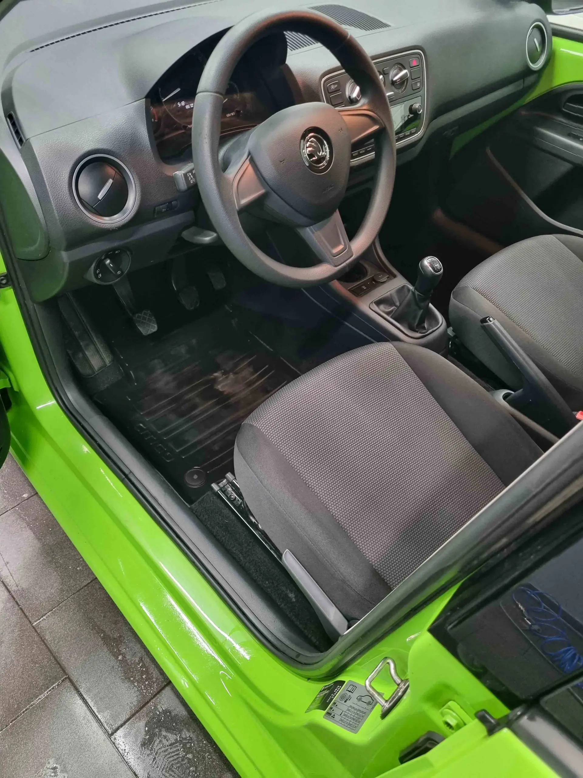 Auto v detailing studiu